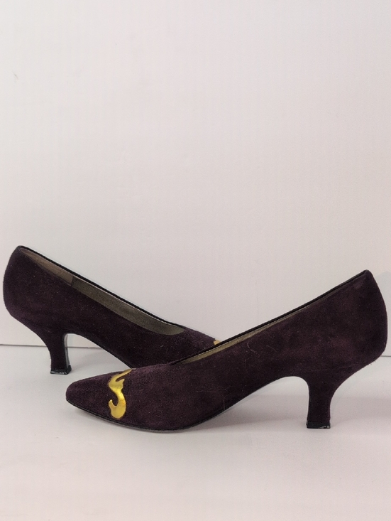 Donna Karan Shoes - Vintage Donna Karan Plum Suede Kitten Heels with Gold Accent Size 7